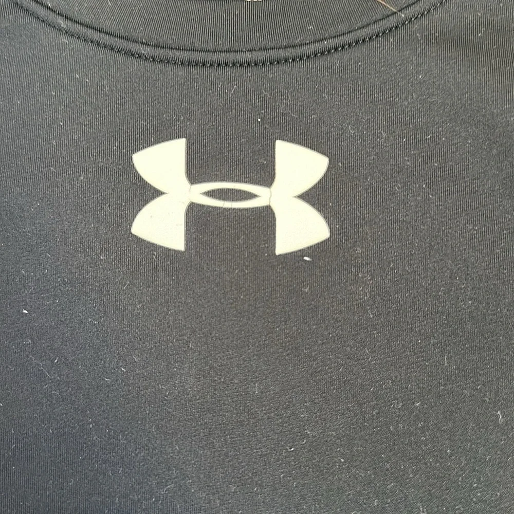 Under Armour Kids Black Long Sleeve Shirt size Medium